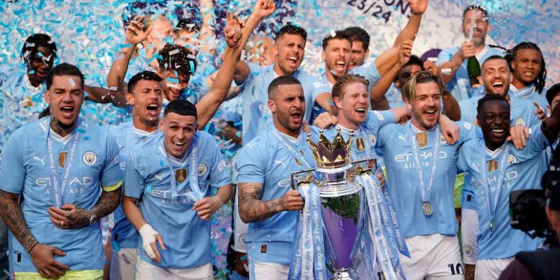 Nhờ sự hậu thuẫn từ các ông trùm Ả Rập, Man City cũng góp mặt trong danh sách này
