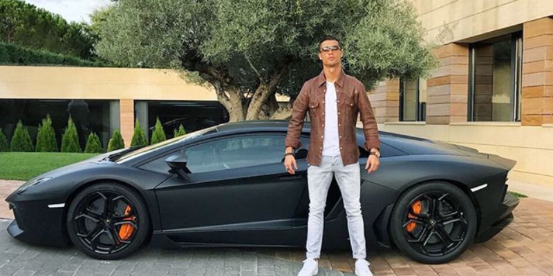 Ronaldo đã từng là một cậu bé nghèo khó trước khi trở thành một đại gia như ngày hôm nay